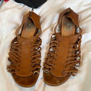 Brown leather strappy sandals With low heel